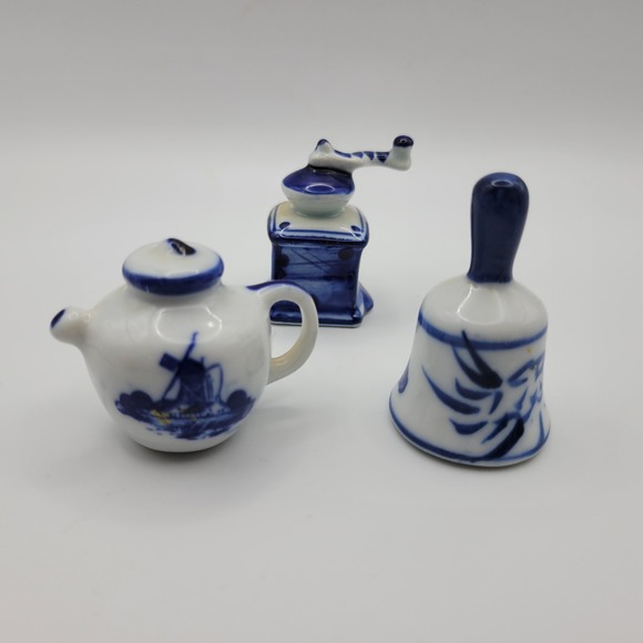 Vintage Holland Delft Blue Miniature Ceramic Set Windmill Teapot Bell Clogs - Picture 4 of 11